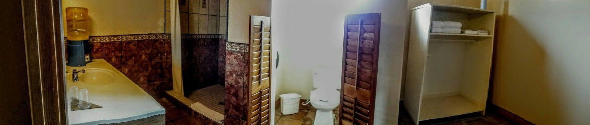 Old Mill Hotel San Quintin Luaran gambar